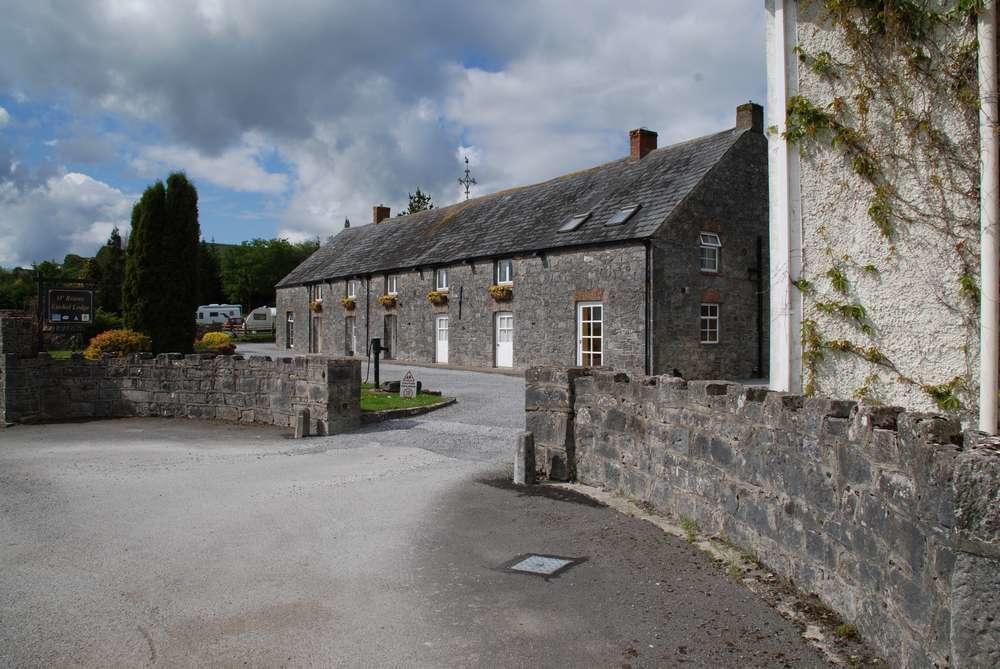 O'Briens Cashel Lodge Extérieur photo